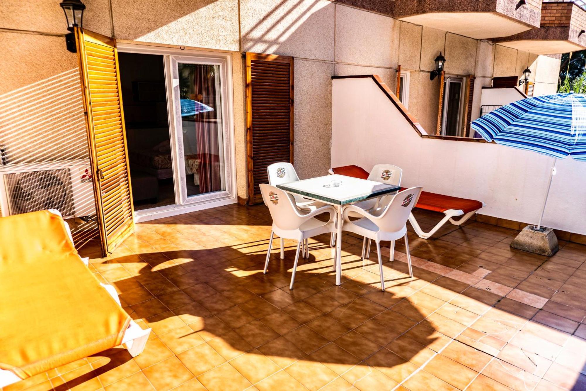 Eva Aparthotel Lloret de Mar Exterior photo